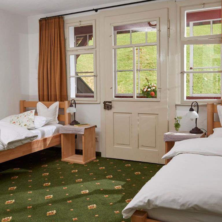 Berggasthof Einoedsbach - Doppelzimmer mit Bergblick - 2