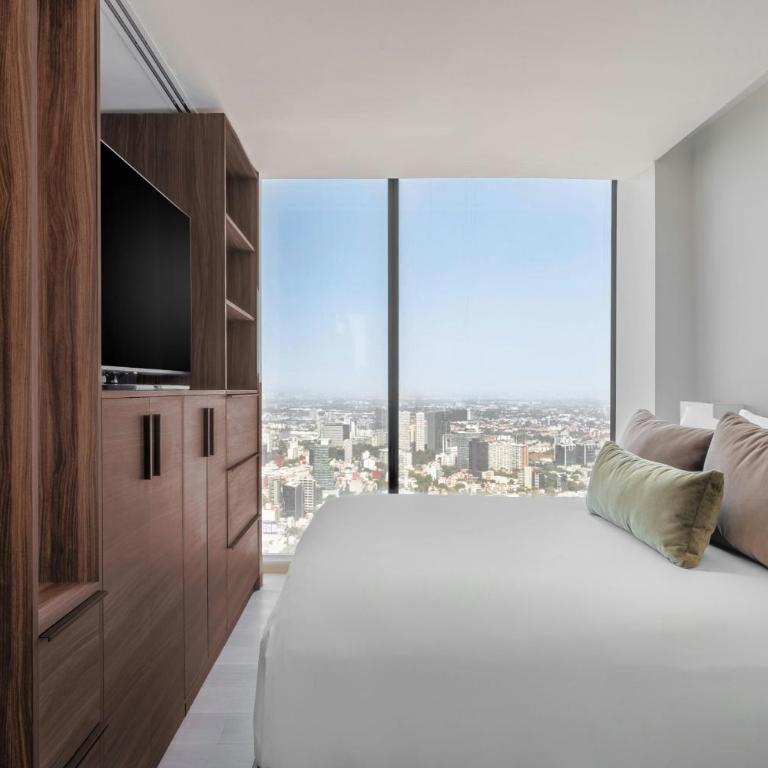 The Ritz-Carlton Residences Mexico City - One-Bedroom King Residence with Sofa Bed and Terrace - Park View - 4