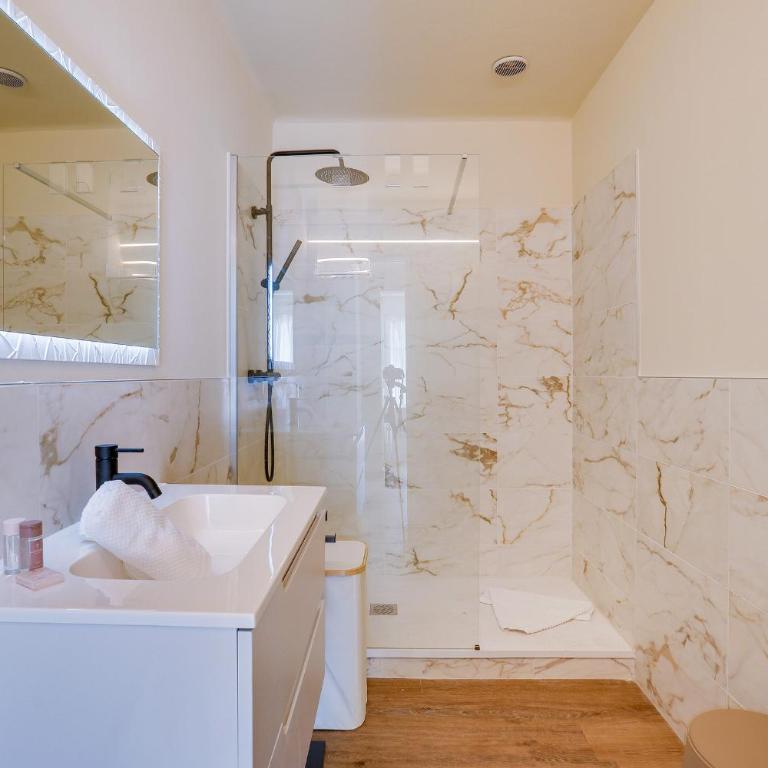 Dina palace AP4462 By Riviera Holiday Homes - Appartement 3 Chambres - Vue sur Mer - 17
