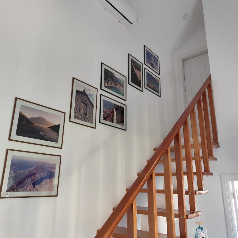 Sunčana Kula - Two-Bedroom Apartment with Mountain View - 1