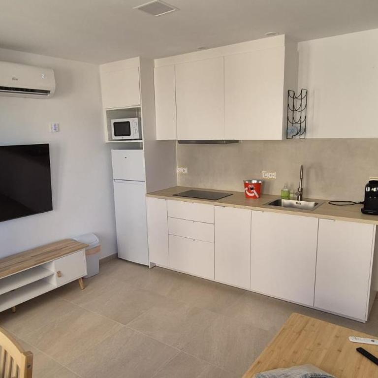 Vinaros Beach - Two-Bedroom Apartment with Terrace and Sea View - 4