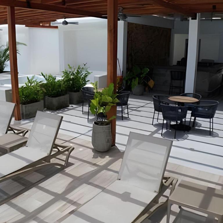 Vista a Laguna de Kristal + Bote inflable - One-Bedroom Apartment with Pool View - 44