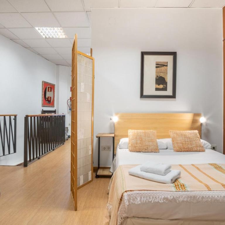 Cozy and Vintage-2Bedrooms 1.5Bathrooms-Malasaña - Two-Bedroom Apartment - 10