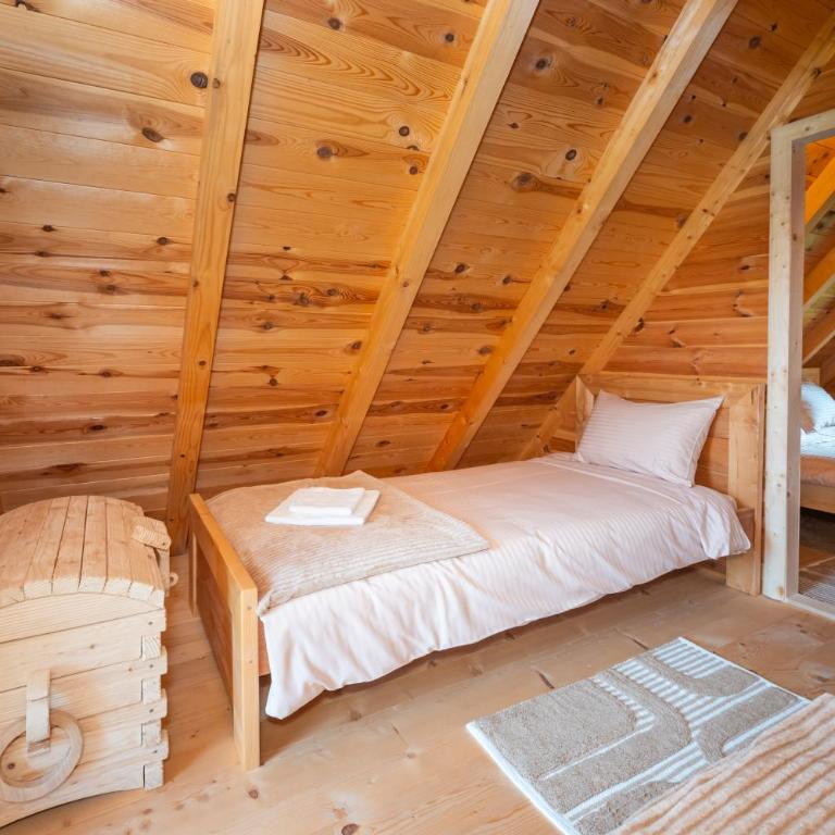 Wolf's PEAK - Two-Bedroom Apartment - 13