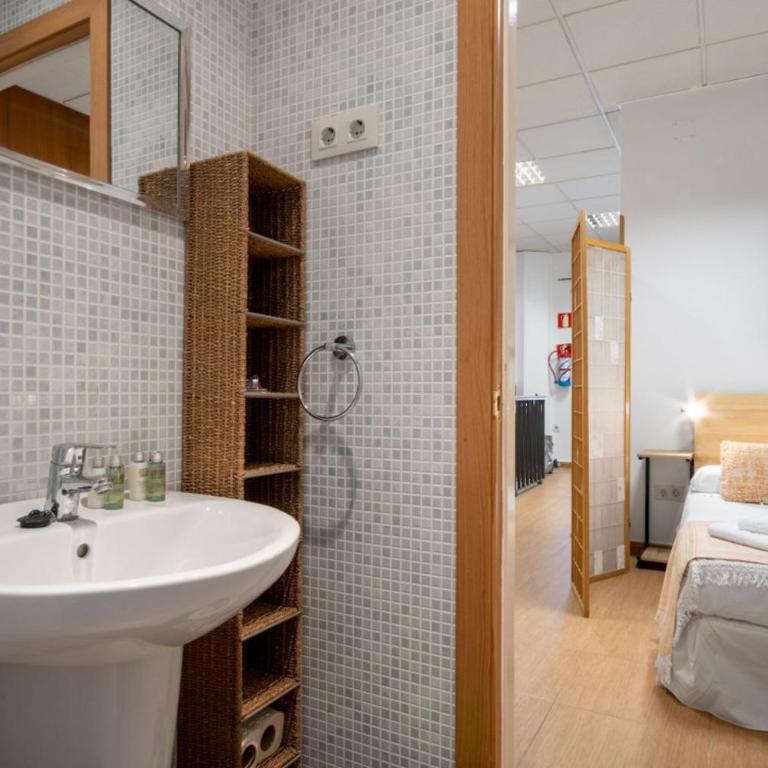 Cozy and Vintage-2Bedrooms 1.5Bathrooms-Malasaña - Two-Bedroom Apartment - 15
