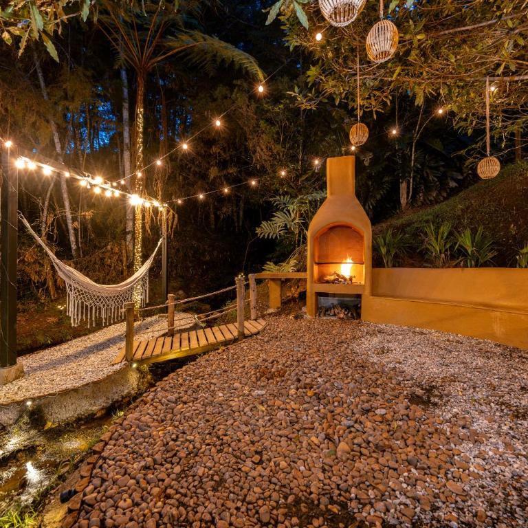 Luxury Cabin w Lake, HotTub, Cinema, Fire Pit, BBQ - Casa - 6