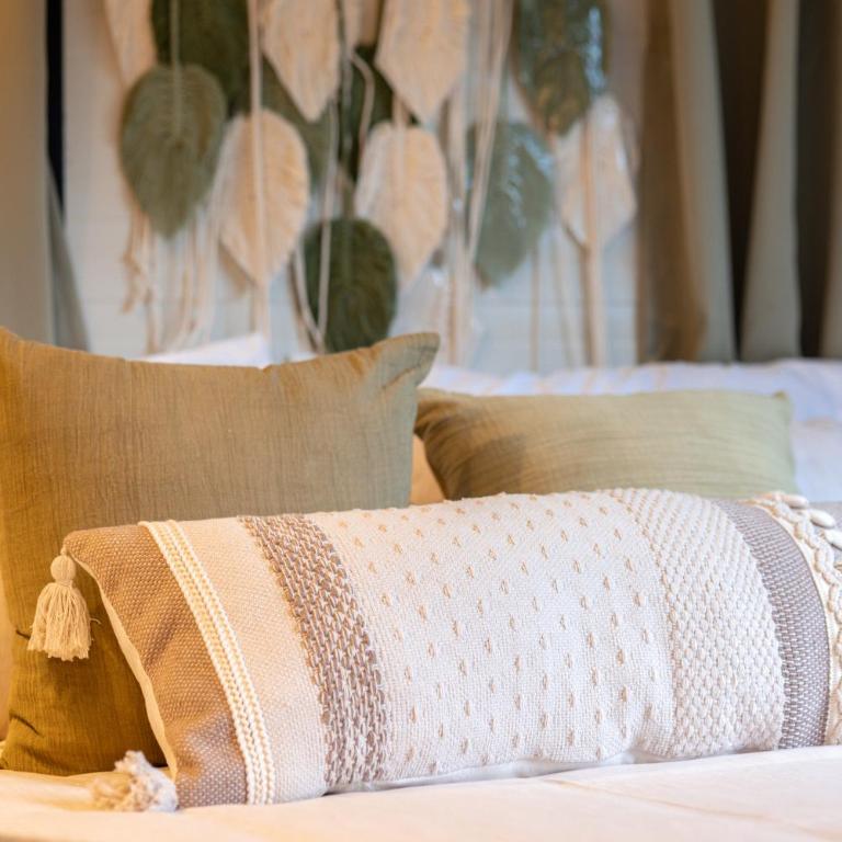 Luxury Cabin w Lake, HotTub, Cinema, Fire Pit, BBQ - Casa - 15