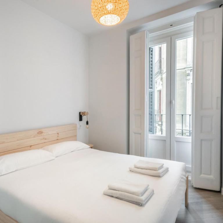 Centrally located bright -4Bedrooms 3Baths- Sol - Apartment - 8