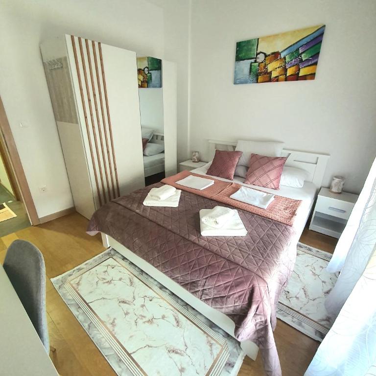 Family Lux Raj - One-Bedroom Apartment with Garden View - 7