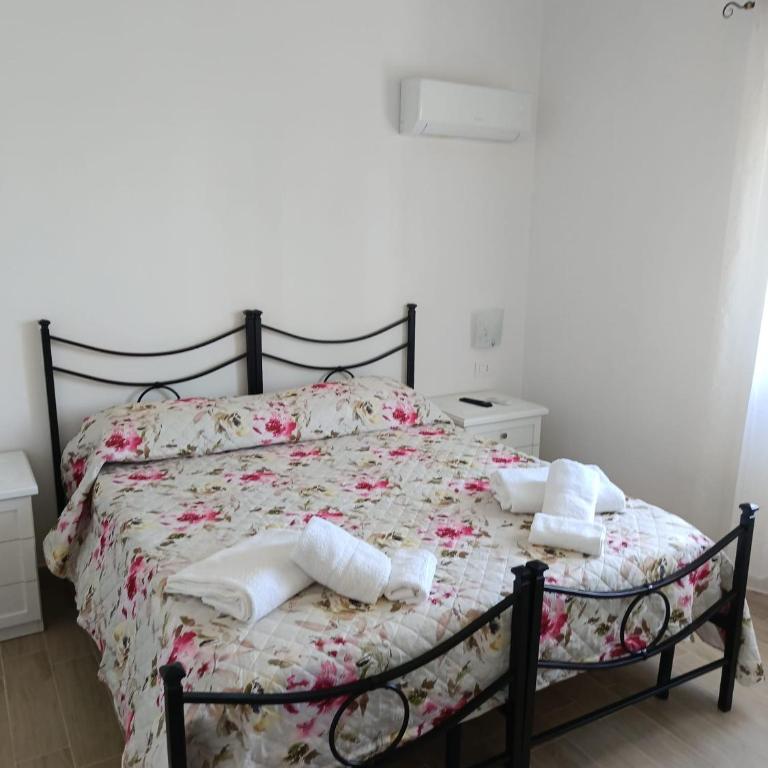 Bed breakfast L'AMICO - Camera Matrimoniale/Doppia con Letti Singoli con Bagno in Comune - 2