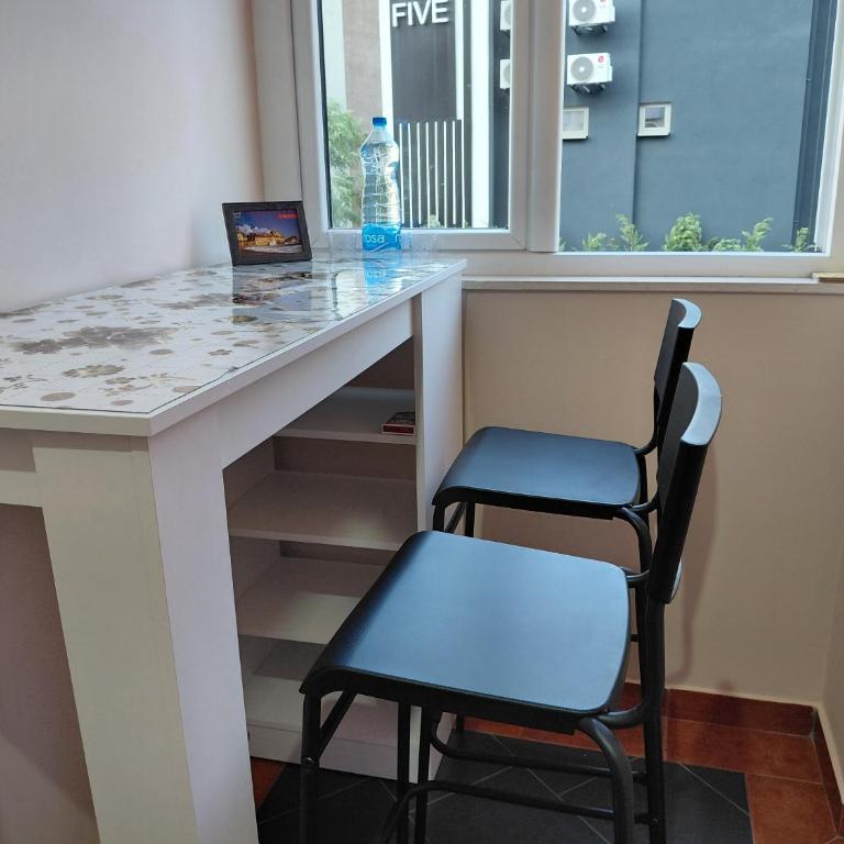 Black Cat Apartment - One-Bedroom Apartment - 4