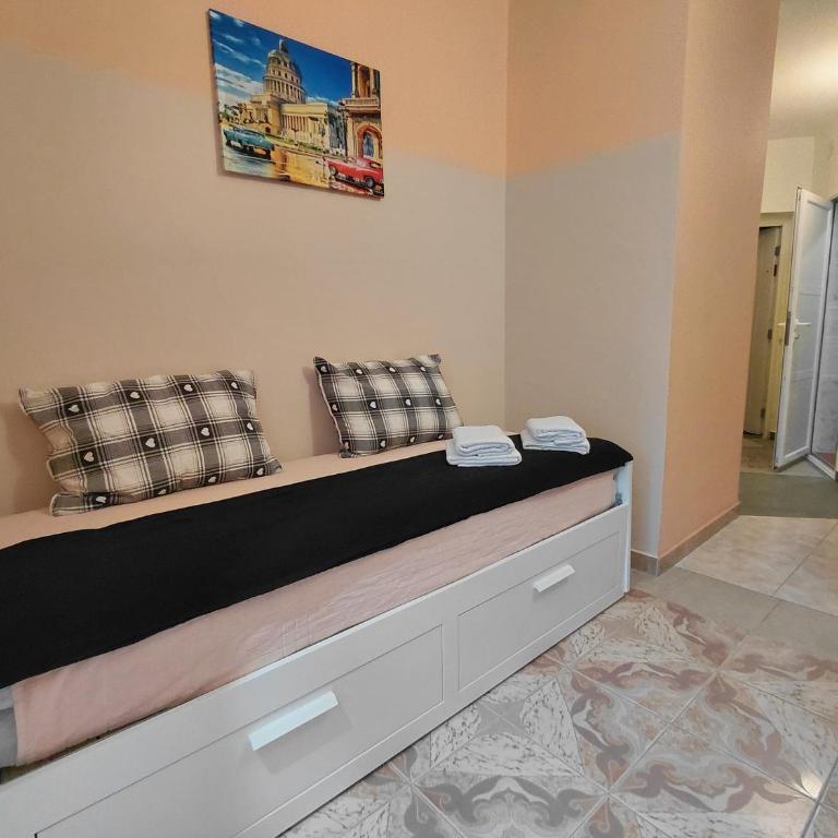 Black Cat Apartment - One-Bedroom Apartment - 26