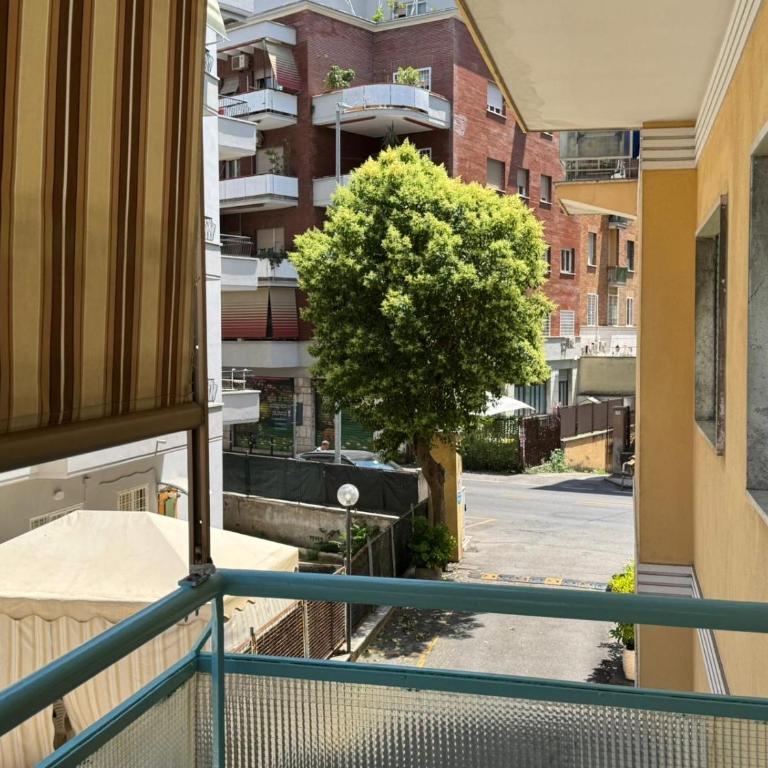 Living Aurelia - San Pietro - Appartamento con 2 Camere da Letto e Balcone - 12