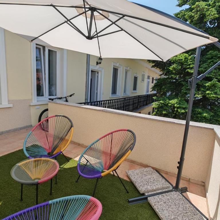 The Belfort Townhomes - Lux Salon - Two-Bedroom Apartment - 13