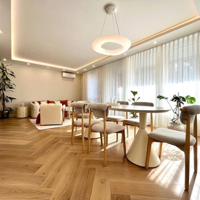 Luxury apartment in the heart of Vračar - Two-Bedroom Apartment with Balcony - 2