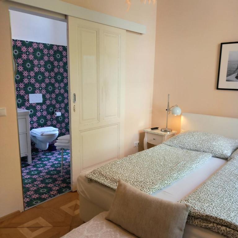 LaVie - Doppelzimmer in Bestlage, Zentrum - Doppelzimmer mit eigenem Bad - 4