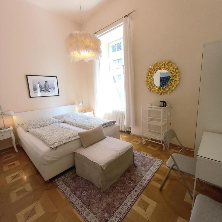 LaVie - Doppelzimmer in Bestlage, Zentrum - Doppelzimmer mit eigenem Bad - 1