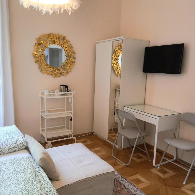 LaVie - Doppelzimmer in Bestlage, Zentrum - Doppelzimmer mit eigenem Bad - 3