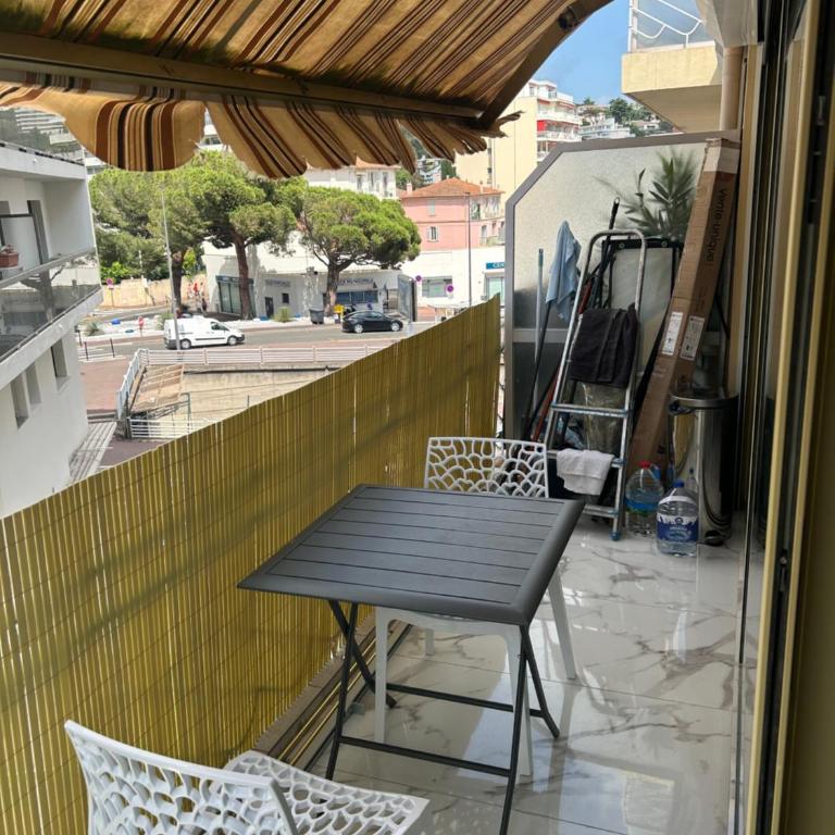 Normandy - Apartment mit 1 Schlafzimmer, Balkon und Stadtblick - 14