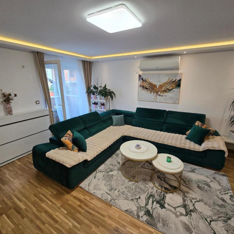 Sun lux - Two-Bedroom Apartment - 4