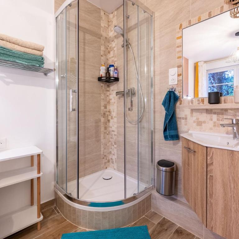 Disneyland-Charmant appartement 8 personnes-Terrasse-Gare-Parking - Appartement 2 Chambres - 7