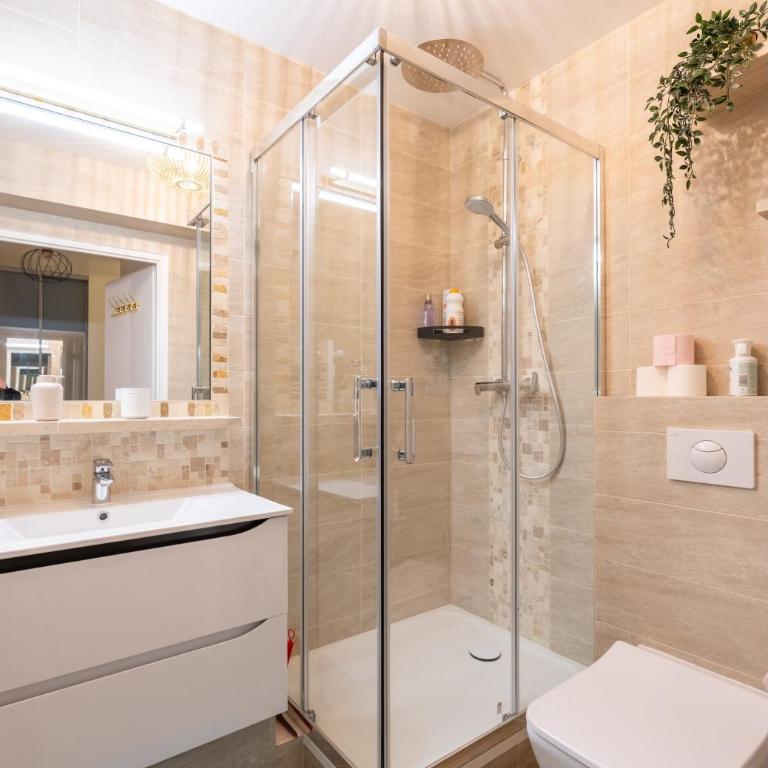 Disneyland-Charmant appartement 8 personnes-Terrasse-Gare-Parking - Appartement 2 Chambres - 6