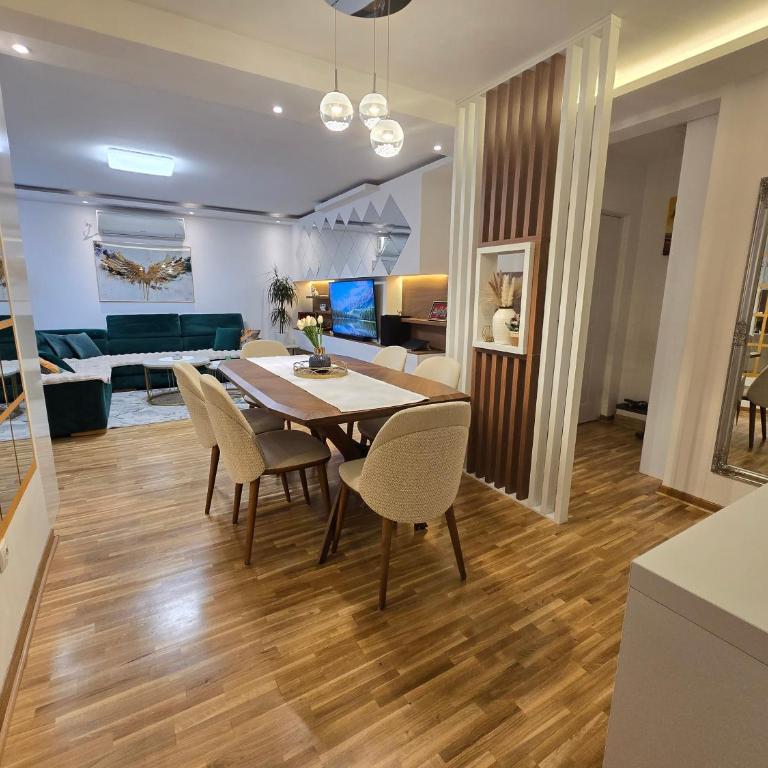 Sun lux - Two-Bedroom Apartment - 20