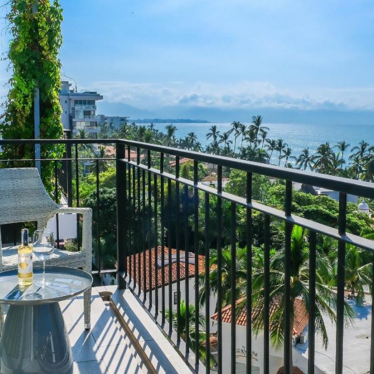 Sol y playa, en la Zona Dorada - Apartamento con vistas al mar - 1