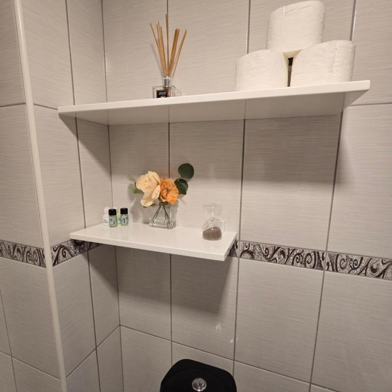 Sun lux - Two-Bedroom Apartment - 33
