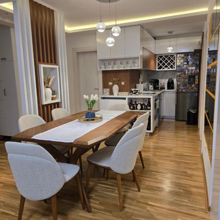 Sun lux - Two-Bedroom Apartment - 13