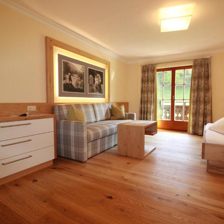 Landhotel Hochlackenhof - Deluxe Double Room - 8