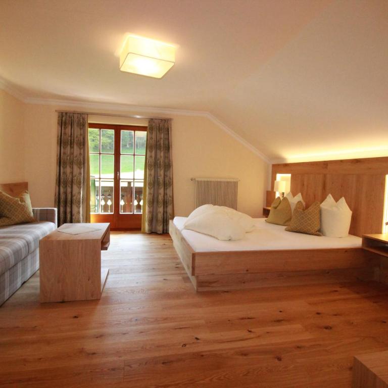 Landhotel Hochlackenhof - Deluxe Double Room - 7