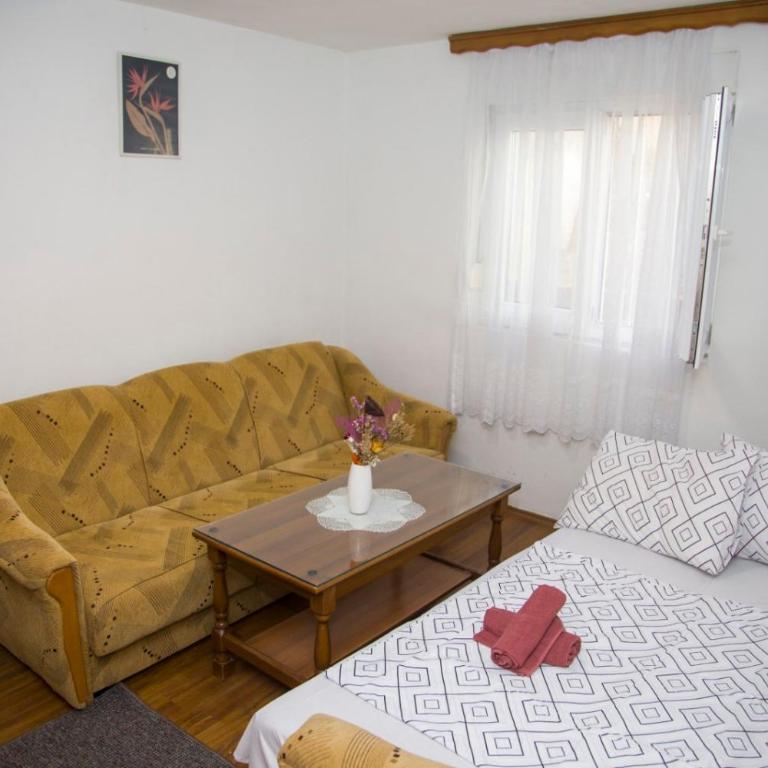 Gray Rock Apartment - One-Bedroom Apartment - 1