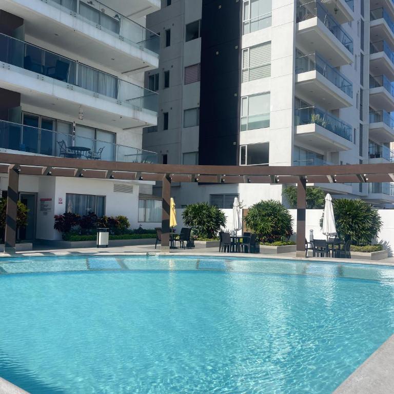 Hermoso departamento con vista al mar en Salinas! - Apartamento de 3 dormitorios - 1