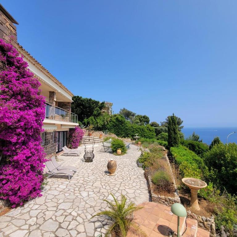 Familienfreundliche Villa Vistaero mit atemberaubenden Meerblick by Riviera Homelife Management - Maison de Vacances - 21