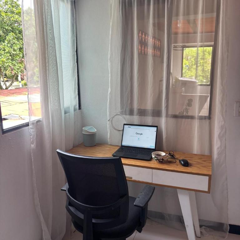Apartamento Vista Bella en la mitad de Medellin - Two-Bedroom Apartment - 3