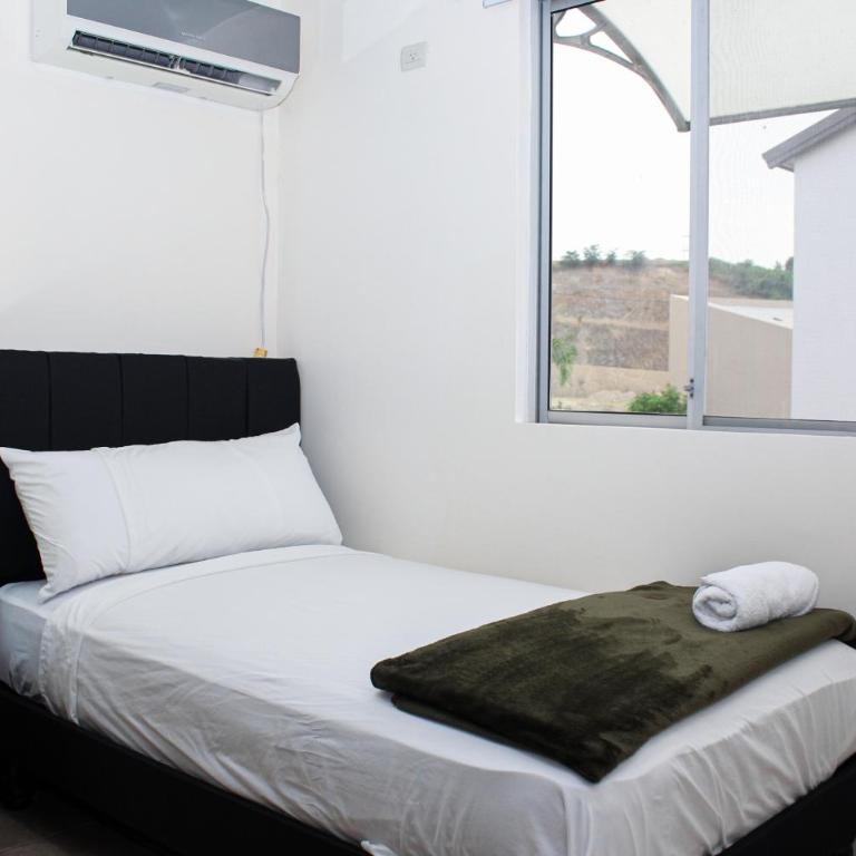 Casa 3 hab, piscina priv, parrilla bbq, parqueo, seguridad - Casa de 3 dormitorios - 90