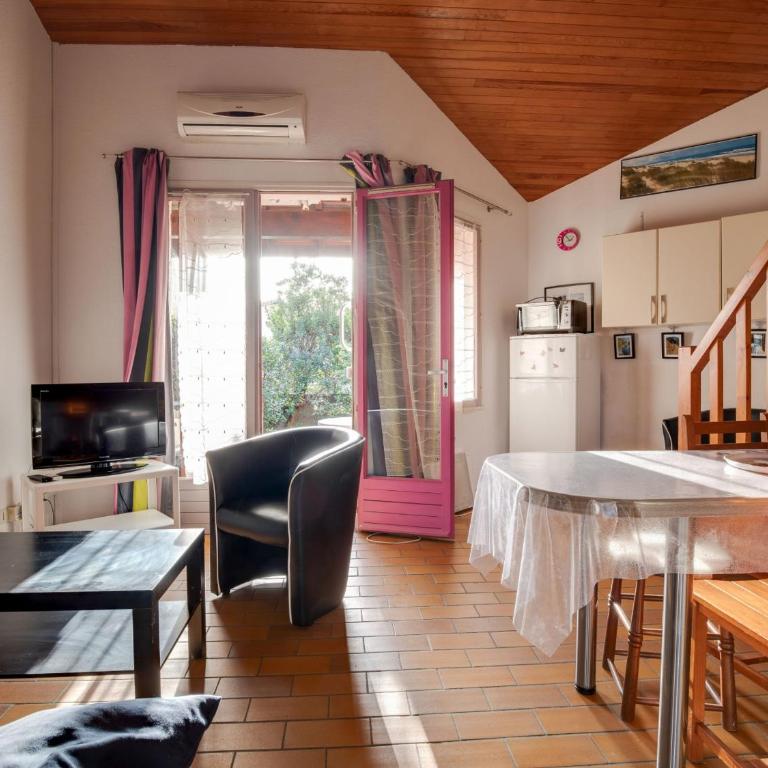 Maison mitoyenne à 300m de la plage avec jardin et parking, 4 pers - FR-1-521-164 - Casa de vacaciones (4 adultos) - 4