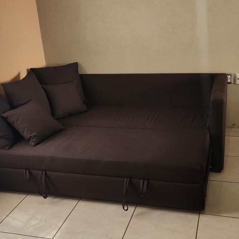 Casa amplia cerca del centro - Casa de 2 dormitorios - 76
