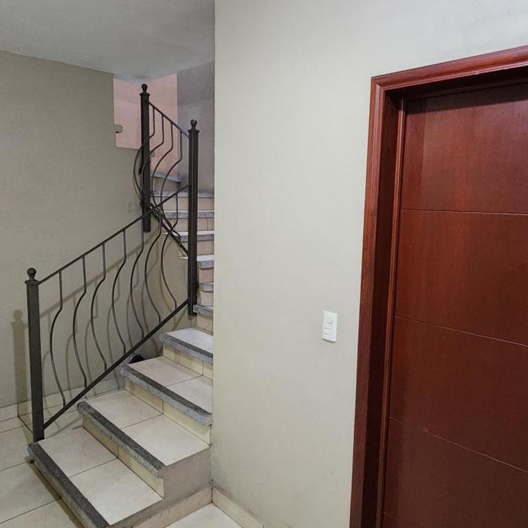 Casa amplia cerca del centro - Casa de 2 dormitorios - 54