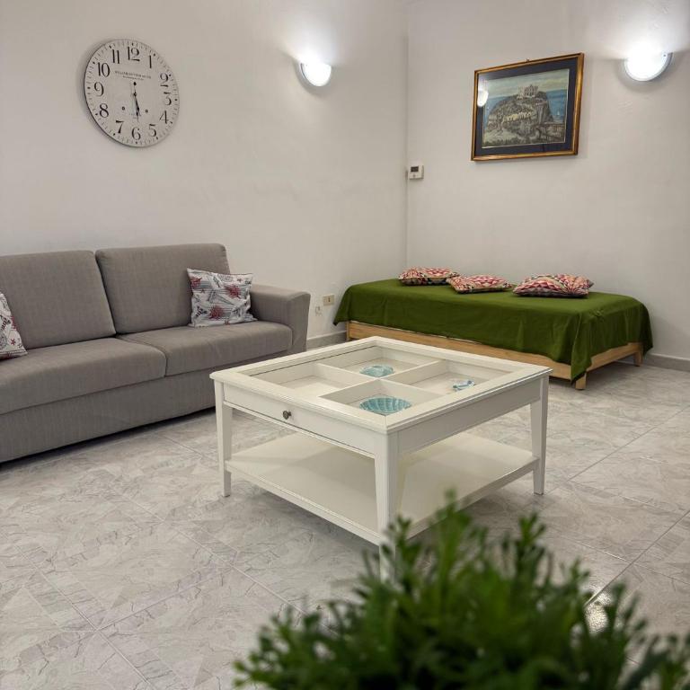 SERINA TROPEA - Two-Bedroom Apartment - 13