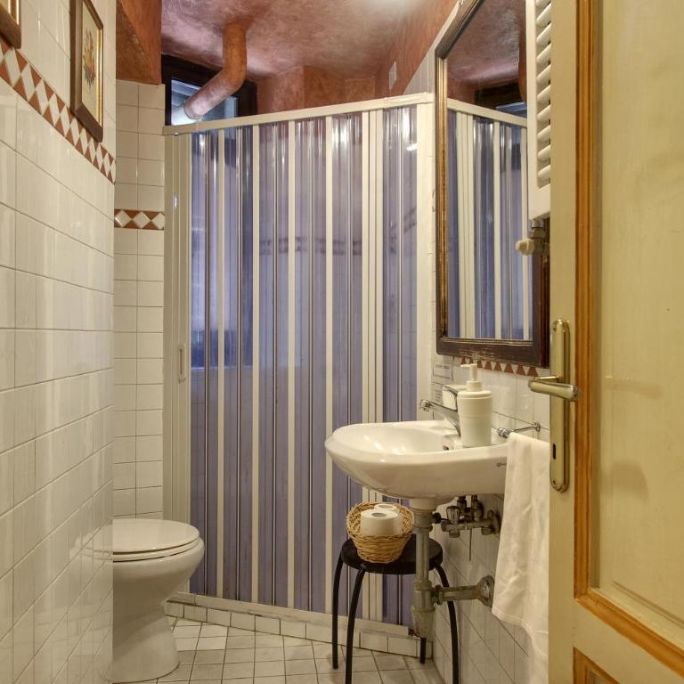 Soggiorno La Cupola Guesthouse - Camera Matrimoniale con Bagno in Comune - 8