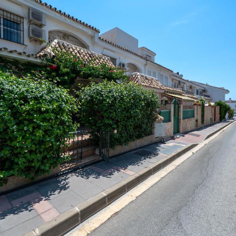 3BR Villa Fuengirola Quiet Area Terrace Pool - Casa - 26