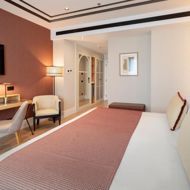 Catalonia Plaza España Hotel & Spa - Habitación Doble Superior con vistas a la Gran Vía - 1 o 2 camas - 5