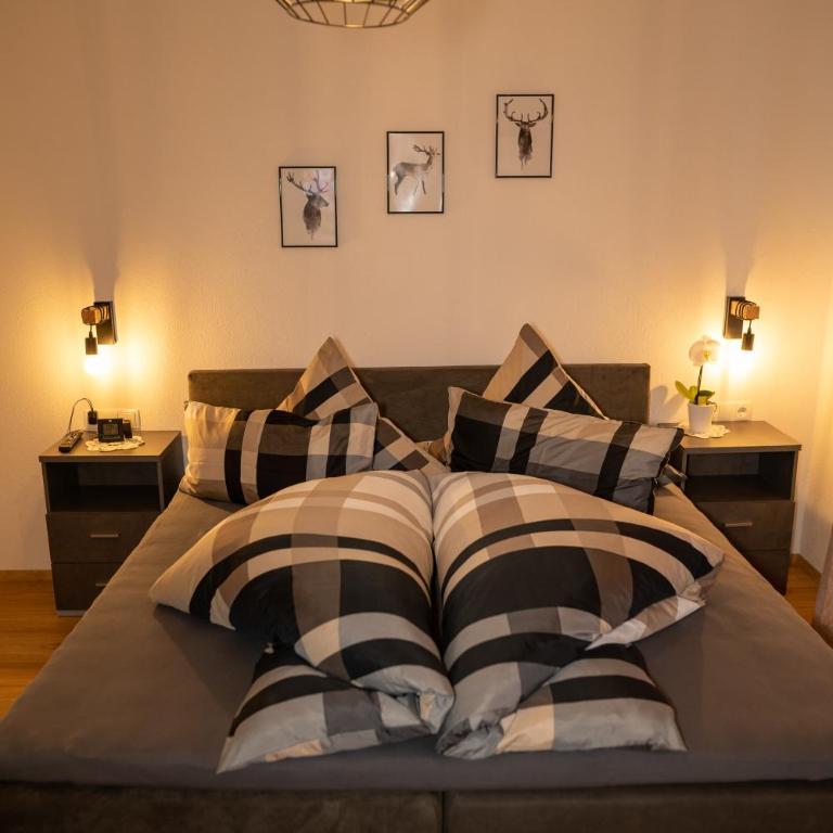 Zimmer by Appartement Sporer in Hippach - Doppelzimmer mit Balkon - 2