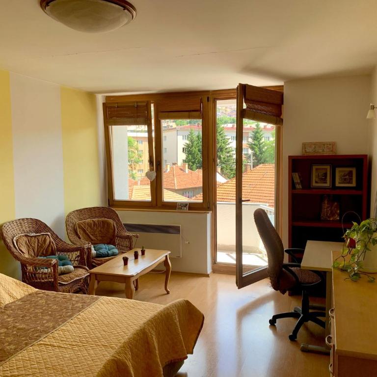 1BDR in City Center - Free Parking - Apartment with Balcony - 1
