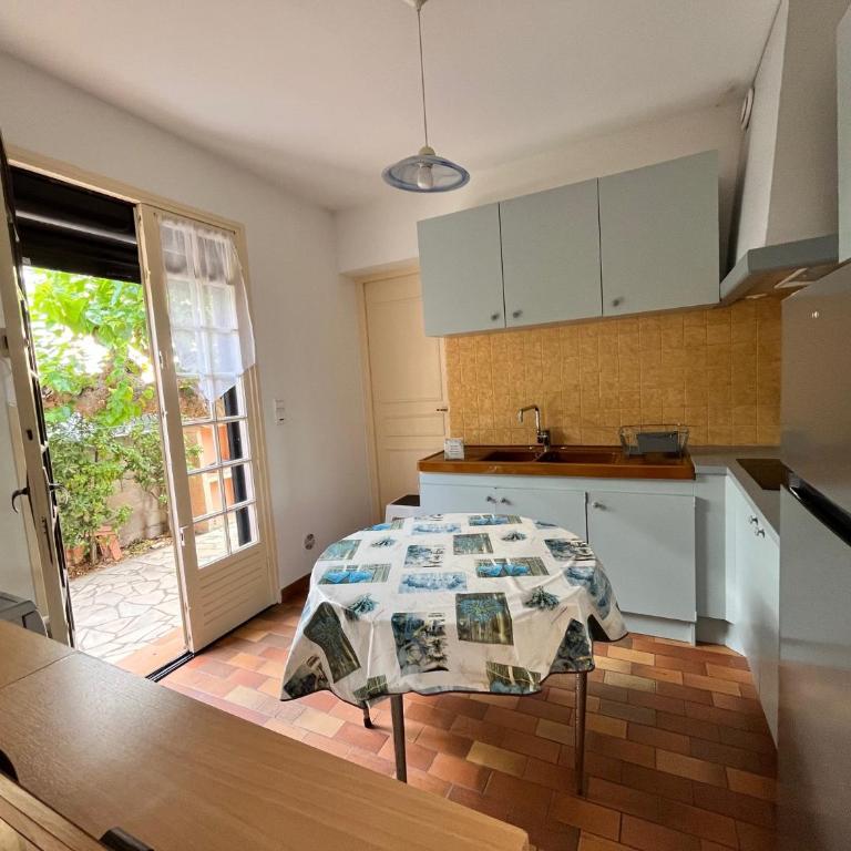 VUE MER Maison individuelle 30 m de la plage 4 chambres 10 couchages jardin parking LXRM26 - Maison 4 Chambres - 10