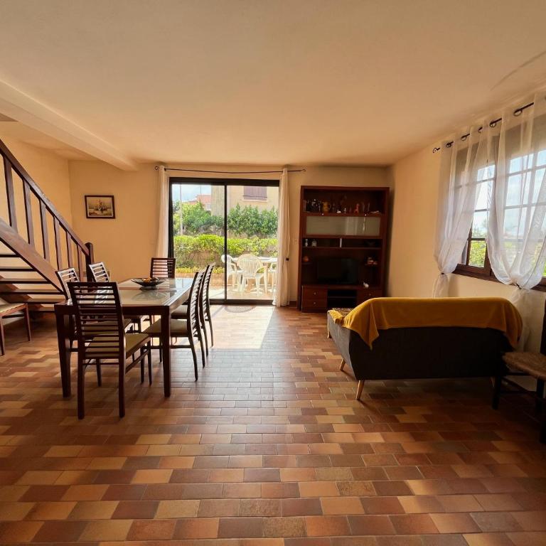 VUE MER Maison individuelle 30 m de la plage 4 chambres 10 couchages jardin parking LXRM26 - Maison 4 Chambres - 12