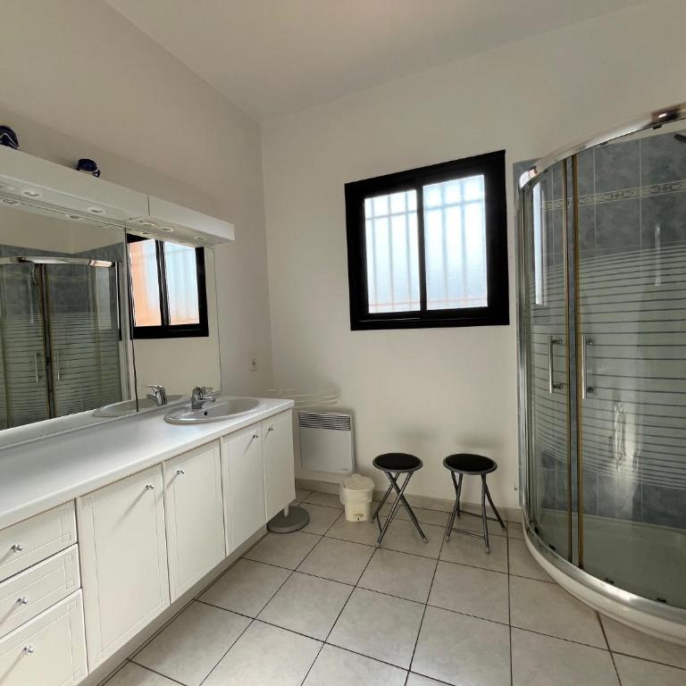 VUE MER Maison individuelle 30 m de la plage 4 chambres 10 couchages jardin parking LXRM26 - Maison 4 Chambres - 14