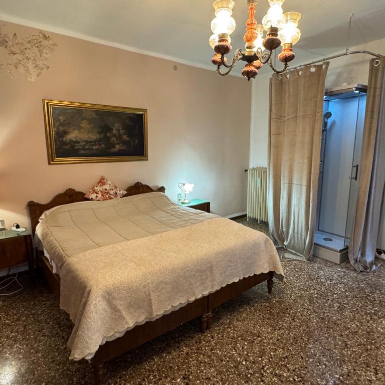 Ritz Venice Guest House Lionsclass - Camera Familiare con Doccia - 14